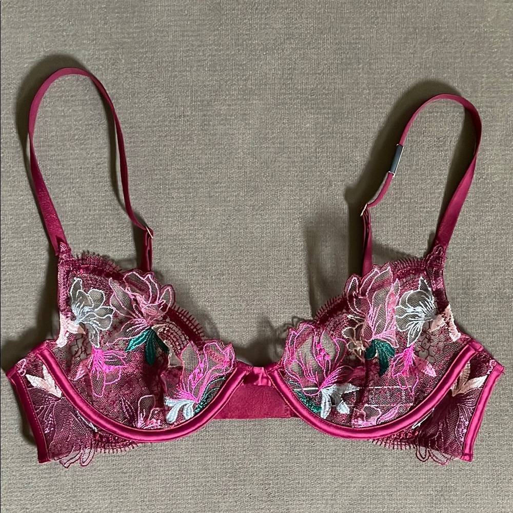 Victoria Secret Floral Embroidered Lace Unlined Bra 34B
